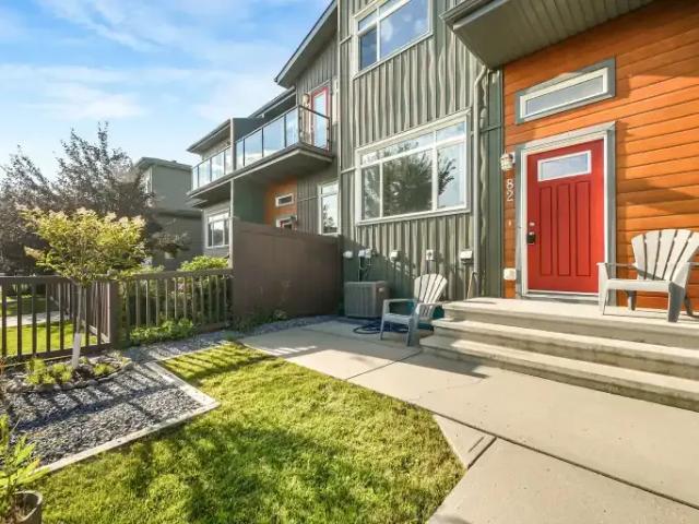 Townhouse 3 Bedroom For Rent Edmonton AB 2000 ES105087718