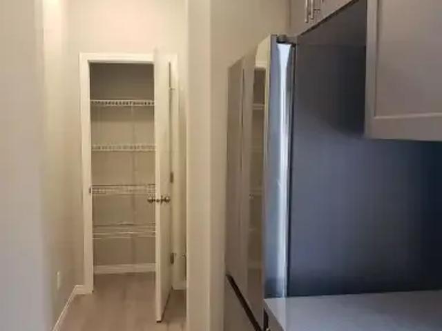 Townhouse 3 Bedroom For Rent Edmonton AB 2000 ES105166900