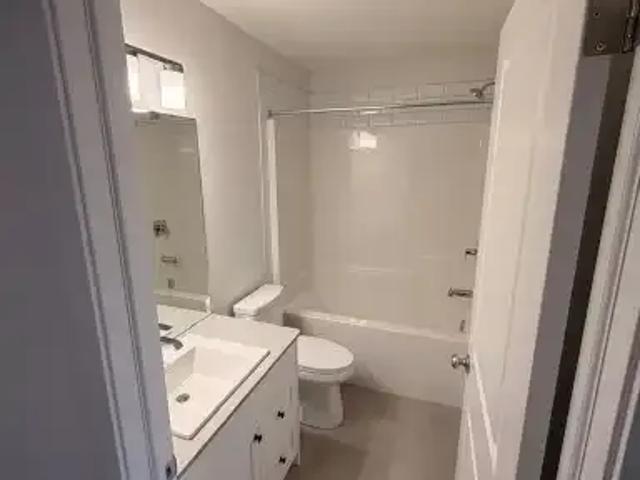 Townhouse 3 Bedroom For Rent Edmonton AB 2000 ES106134538