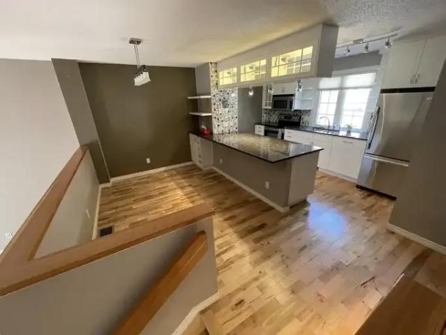 Townhouse 3 Bedroom For Rent Edmonton AB 2095 ES105150611