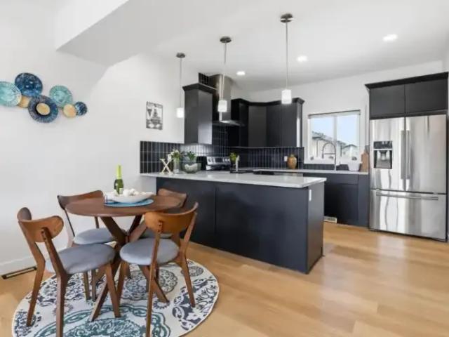 Townhouse 3 Bedroom For Rent Edmonton AB 2100 ES106148389