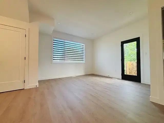 Townhouse 3 Bedroom For Rent Edmonton AB 2150 ELS104181799