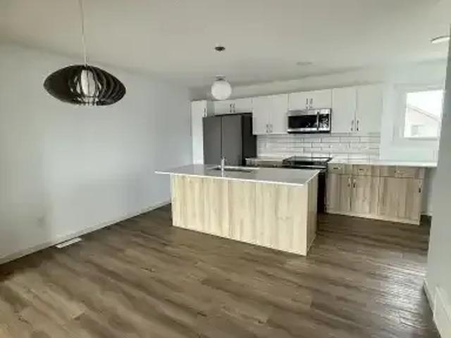 Townhouse 3 Bedroom For Rent Edmonton AB 2150 ELS105248863