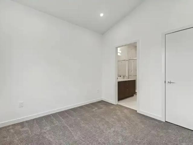 Townhouse 3 Bedroom For Rent Edmonton AB 2150 ES103579448