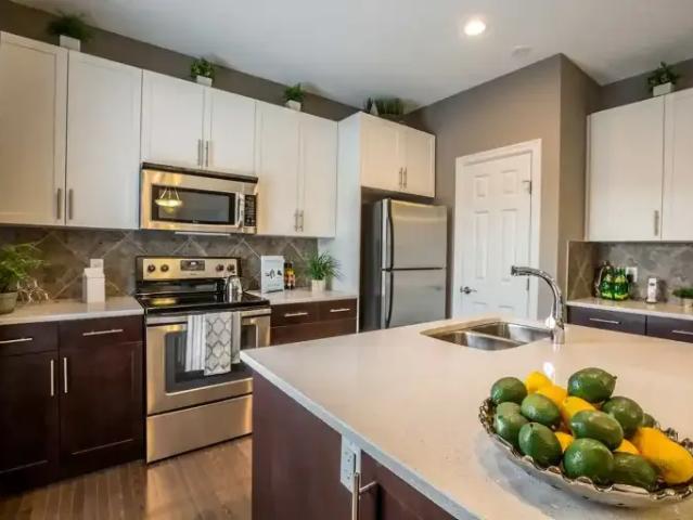 Townhouse 3 Bedroom For Rent Edmonton AB 2200 ES104991625