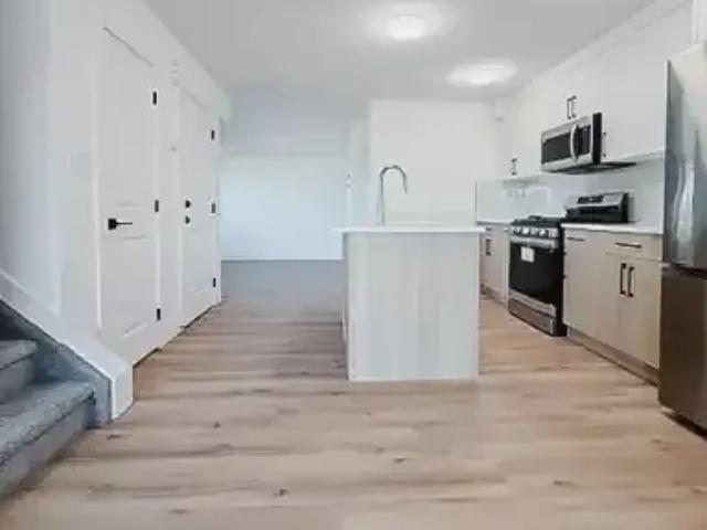 Townhouse 3 Bedroom For Rent Edmonton AB 2200 ES105991857