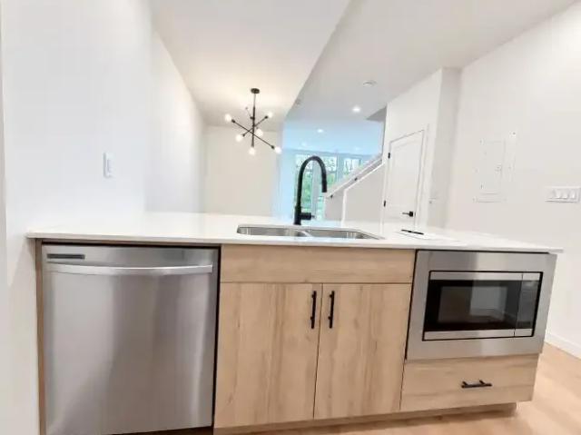 Townhouse 3 Bedroom For Rent Edmonton AB 2250 ES106181497