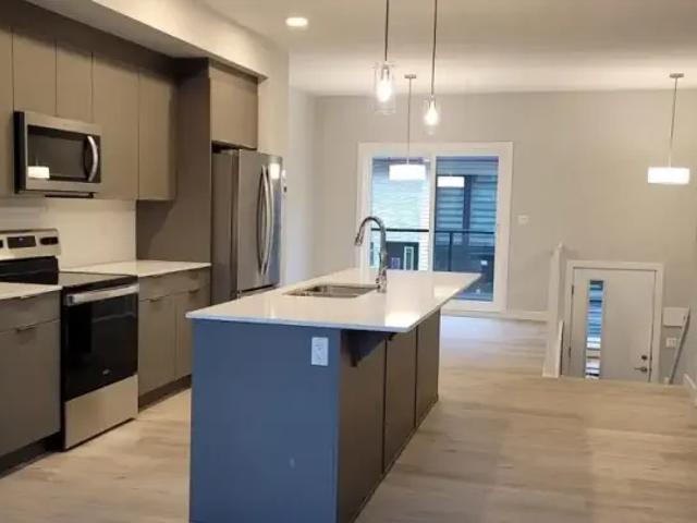 Townhouse 3 Bedroom For Rent Edmonton AB 2255 ES104181875