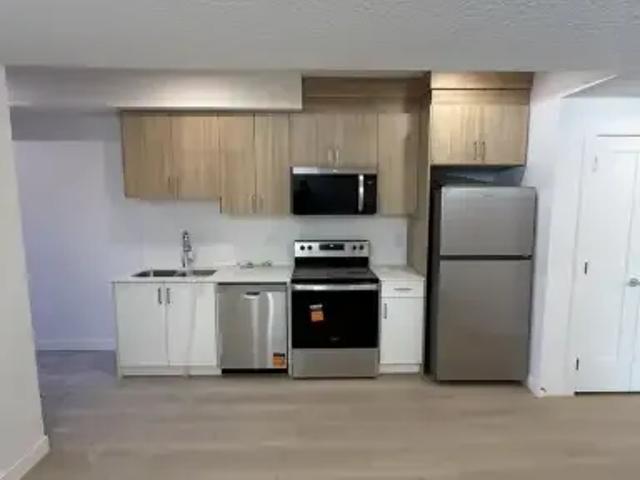 Townhouse 3 Bedroom For Rent Edmonton AB 2300 ELS105755543
