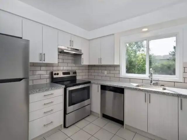 Townhouse 3 Bedroom For Rent Guelph ON 2700 ES100044765