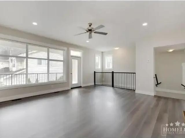 Townhouse 3 Bedroom For Rent Harrison Hot Springs BC 3500 ES104183153