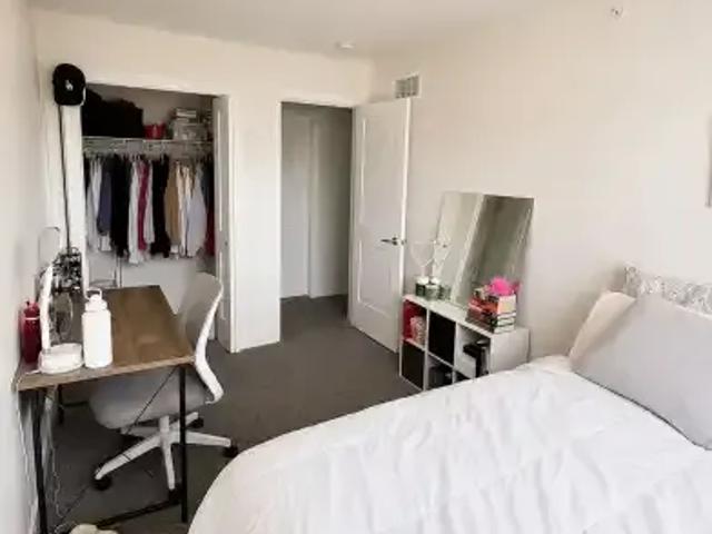 Townhouse 3 Bedroom For Rent Kelowna BC 3350 ES104863979