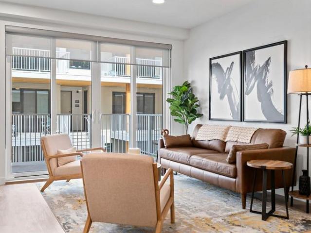 Townhouse 3 Bedroom For Rent Kelowna BC 3997 ES96587073