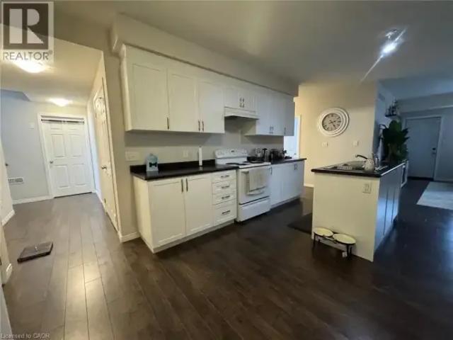 Townhouse 3 Bedroom For Rent Kitchener ON 2450 ES105643432