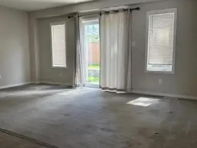 Townhouse 3 Bedroom For Rent Kitchener ON 2600 ES105486641
