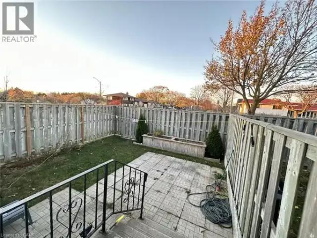 Townhouse 3 Bedroom For Rent Kitchener ON 2600 ES105674865