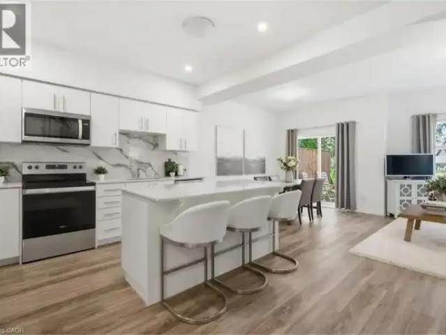 Townhouse 3 Bedroom For Rent Kitchener ON 2750 ES103487534