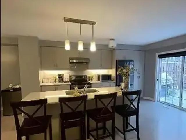 Townhouse 3 Bedroom For Rent Kitchener ON 2800 ES105467292