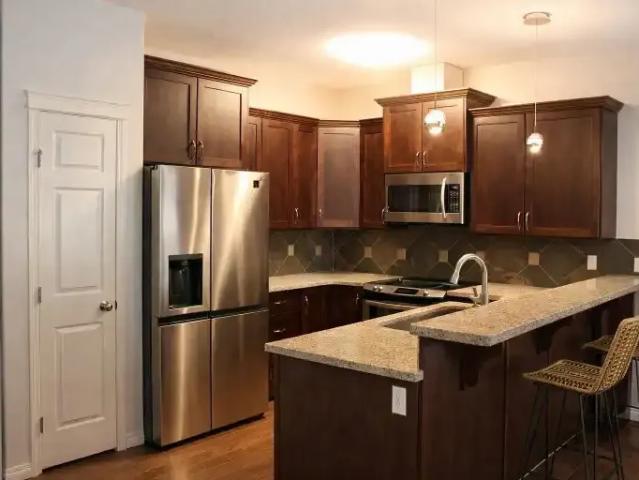 Townhouse 3 Bedroom For Rent Langdon AB 2500 ES103611639