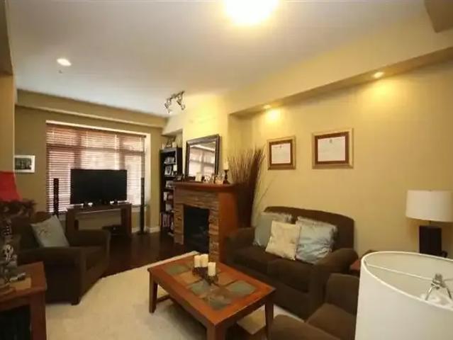 Townhouse 3 Bedroom For Rent Langley Township BC 2000 ES104972613