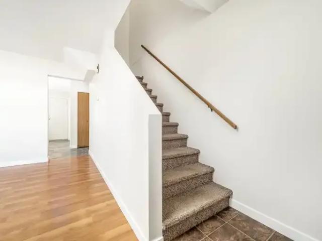 Townhouse 3 Bedroom For Rent Lethbridge AB 1495 ES103594284