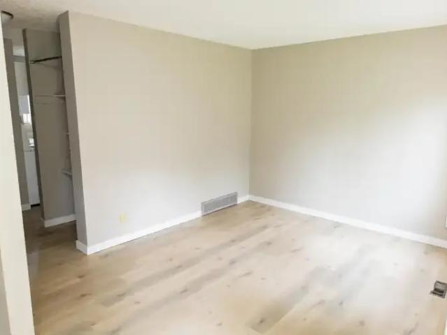 Townhouse 3 Bedroom For Rent Lethbridge AB 1550 ES104710656