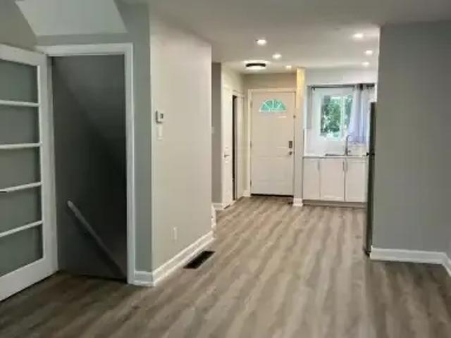 Townhouse 3 Bedroom For Rent London ON 1995 ES105601827