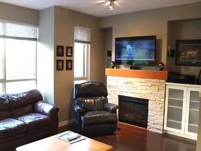Townhouse 3 Bedroom For Rent Port Moody BC 2000 ES104972619