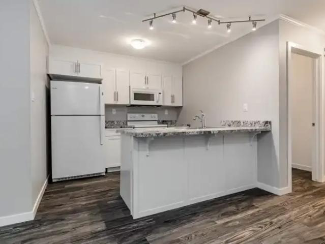 Townhouse 3 Bedroom For Rent Regina SK 1900 ES99070169