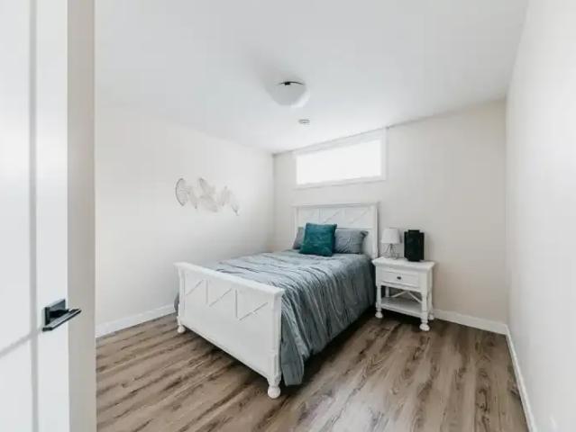 Townhouse 3 Bedroom For Rent Regina SK 2049 ES105394297