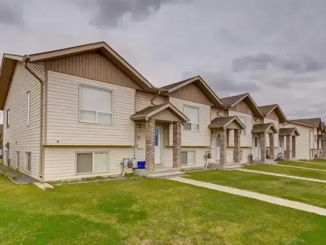 Townhouse 3 Bedroom For Rent Red Deer AB 1979 ES104939483