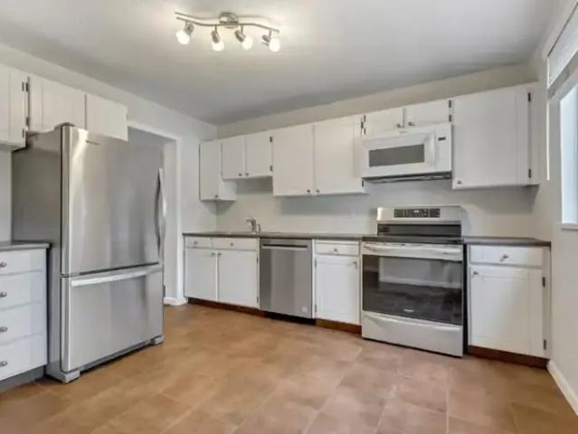 Townhouse 3 Bedroom For Rent Richmond BC 3200 ES103390653