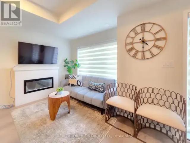 Townhouse 3 Bedroom For Rent Richmond Hill ON 3250 ES104957635