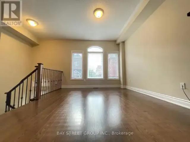 Townhouse 3 Bedroom For Rent Richmond Hill ON 3480 ES105281954