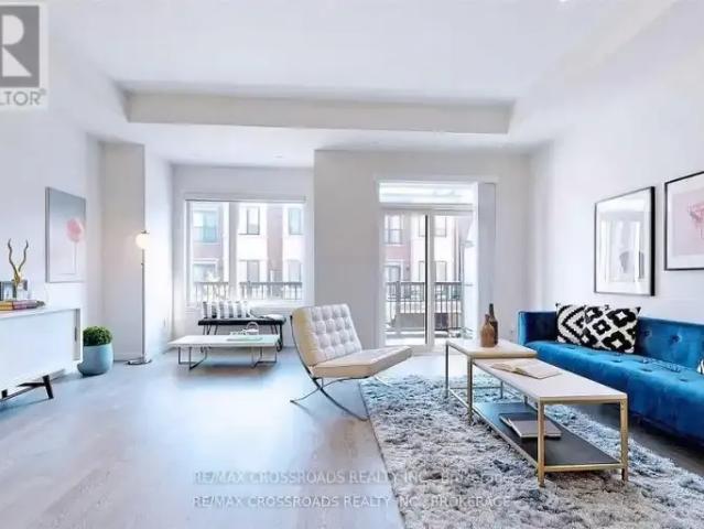 Townhouse 3 Bedroom For Rent Richmond Hill ON 3700 ES105435185