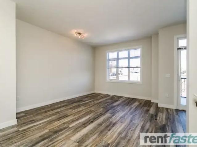 Townhouse 3 Bedroom For Rent St. Albert AB 2250 ELS97703489