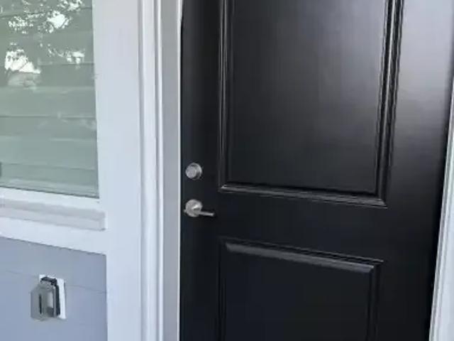Townhouse 3 Bedroom For Rent Surrey BC 3200 ES105543625