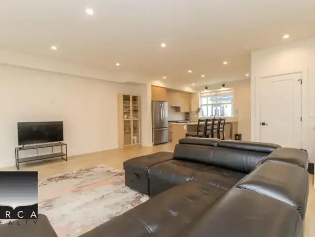Townhouse 3 Bedroom For Rent Surrey BC 3400 ES105150841