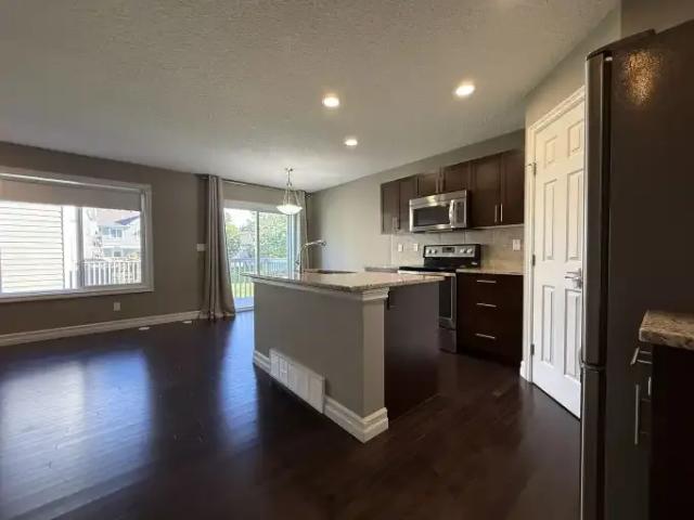 Townhouse 3 Bedroom For Rent Sherwood Park AB 2050 ES105087737