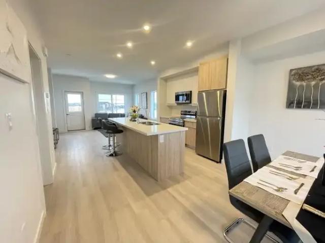 Townhouse 3 Bedroom For Rent Sherwood Park AB 2350 ELS104991199