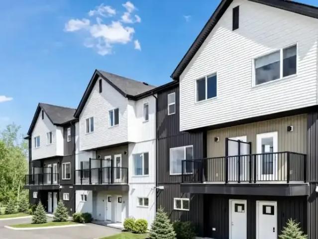 Townhouse 3 Bedroom For Rent Spruce Grove AB 2050 ES104183011