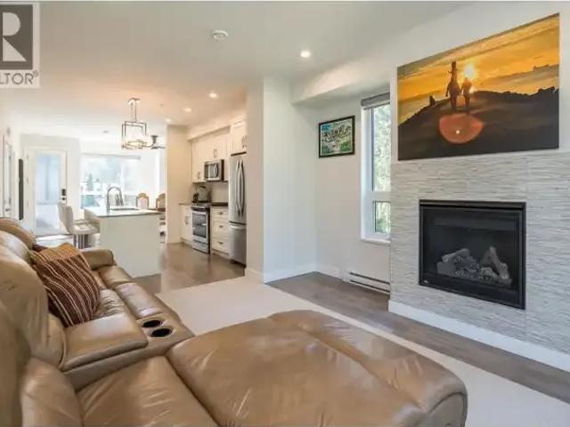 Townhouse 3 Bedroom For Rent Squamish BC 4250 ES105738091