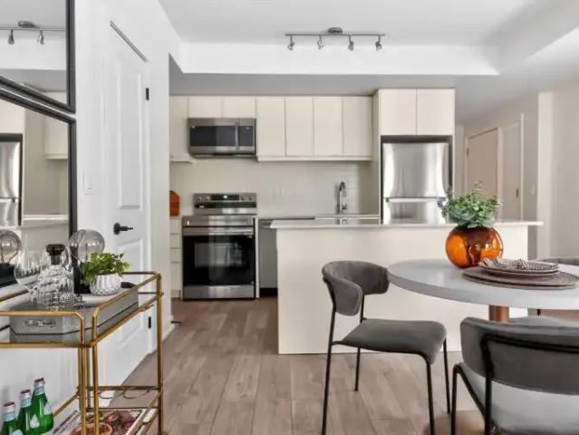 Townhouse 3 Bedroom For Rent Toronto ON 4385 ES103770534