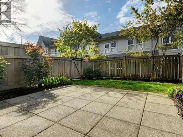 Townhouse 3 Bedroom For Rent Vancouver BC 4790 ES104681946
