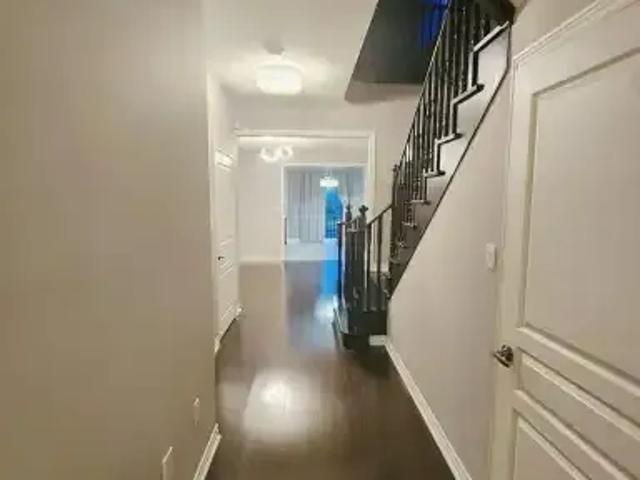 Townhouse 3 Bedroom For Rent Vaughan ON 3500 ES103579438