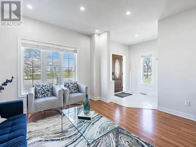 Townhouse 3 Bedroom For Rent Vaughan ON 3700 ES105118987