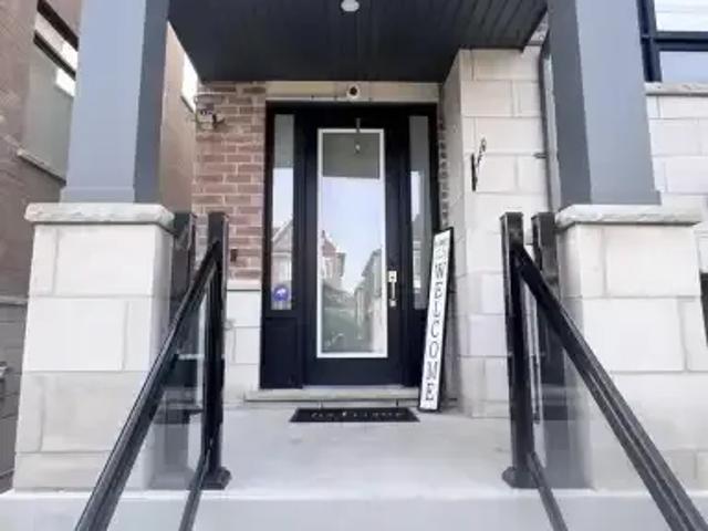 Townhouse 3 Bedroom For Rent Vaughan ON 3800 ES105654184