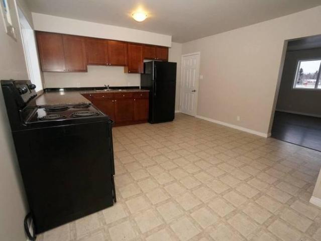 Townhouse 3 Bedroom For Rent Wainwright AB 1250 ES96246985