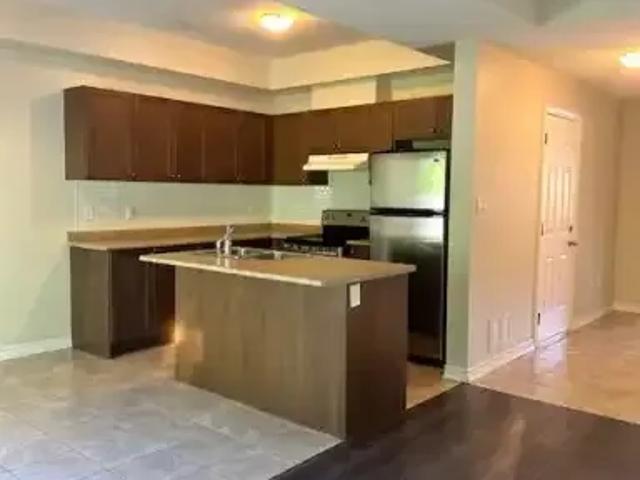 Townhouse 3 Bedroom For Rent Wasaga Beach ON 2595 ES104972880