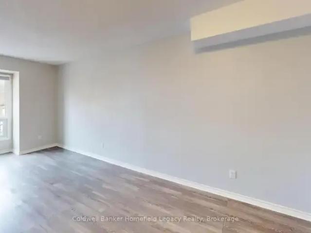 Townhouse 3 Bedroom For Rent Woodstock ON 2300 ES103322837